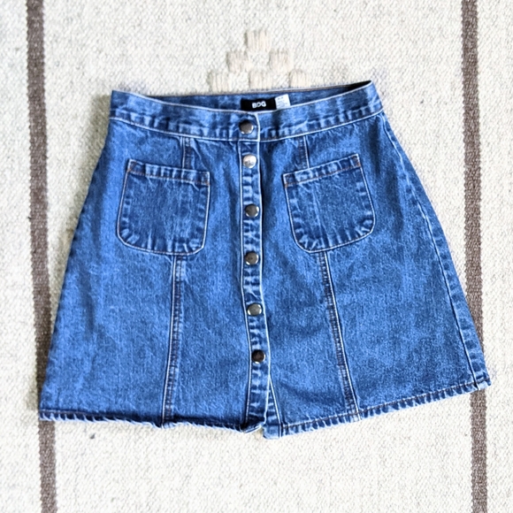 BDG Denim Mini Skirt with Snap Buttons - Picture 2 of 6
